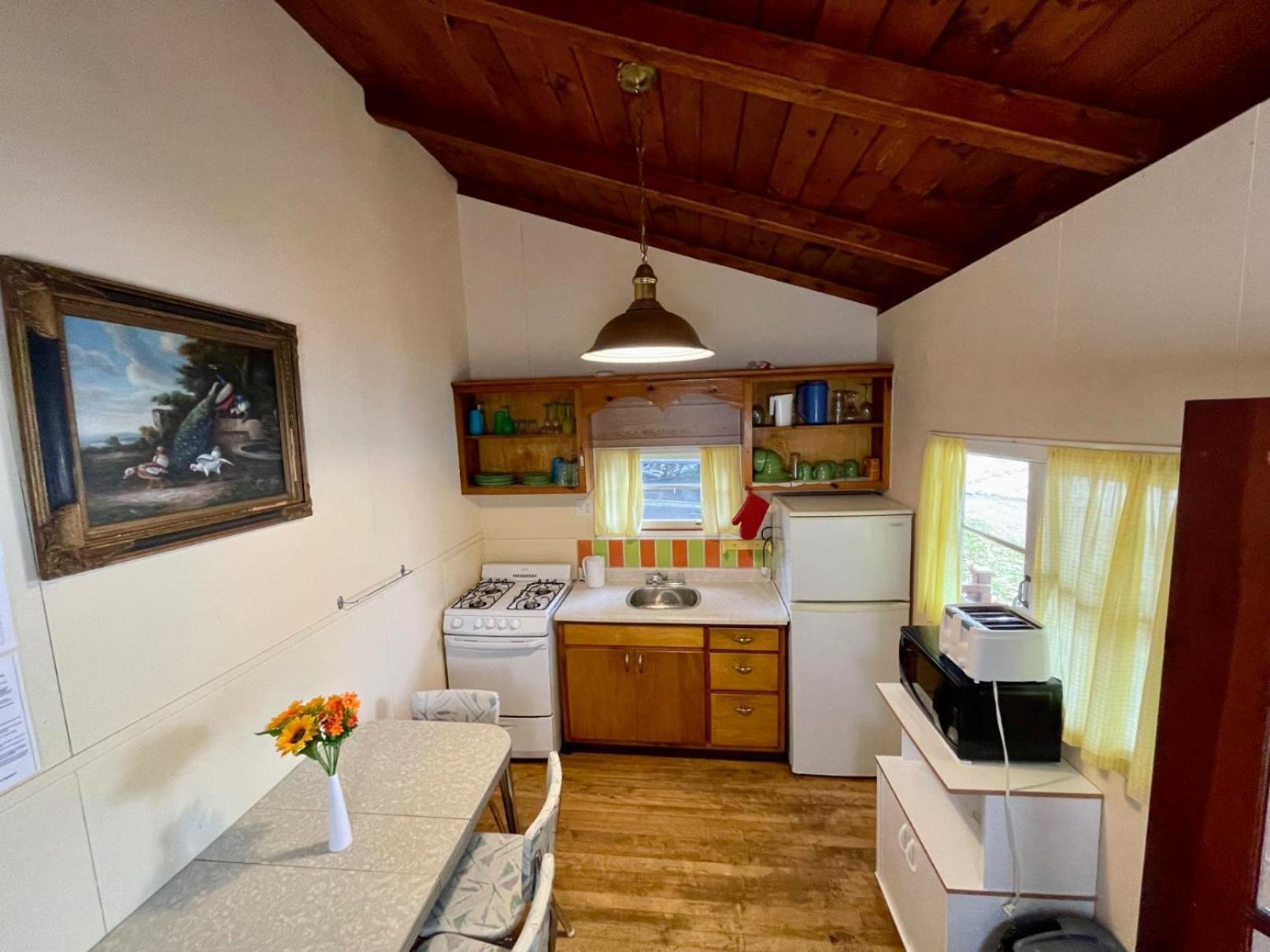 Ambleside Cottage Resort Bobcaygeon Exterior foto