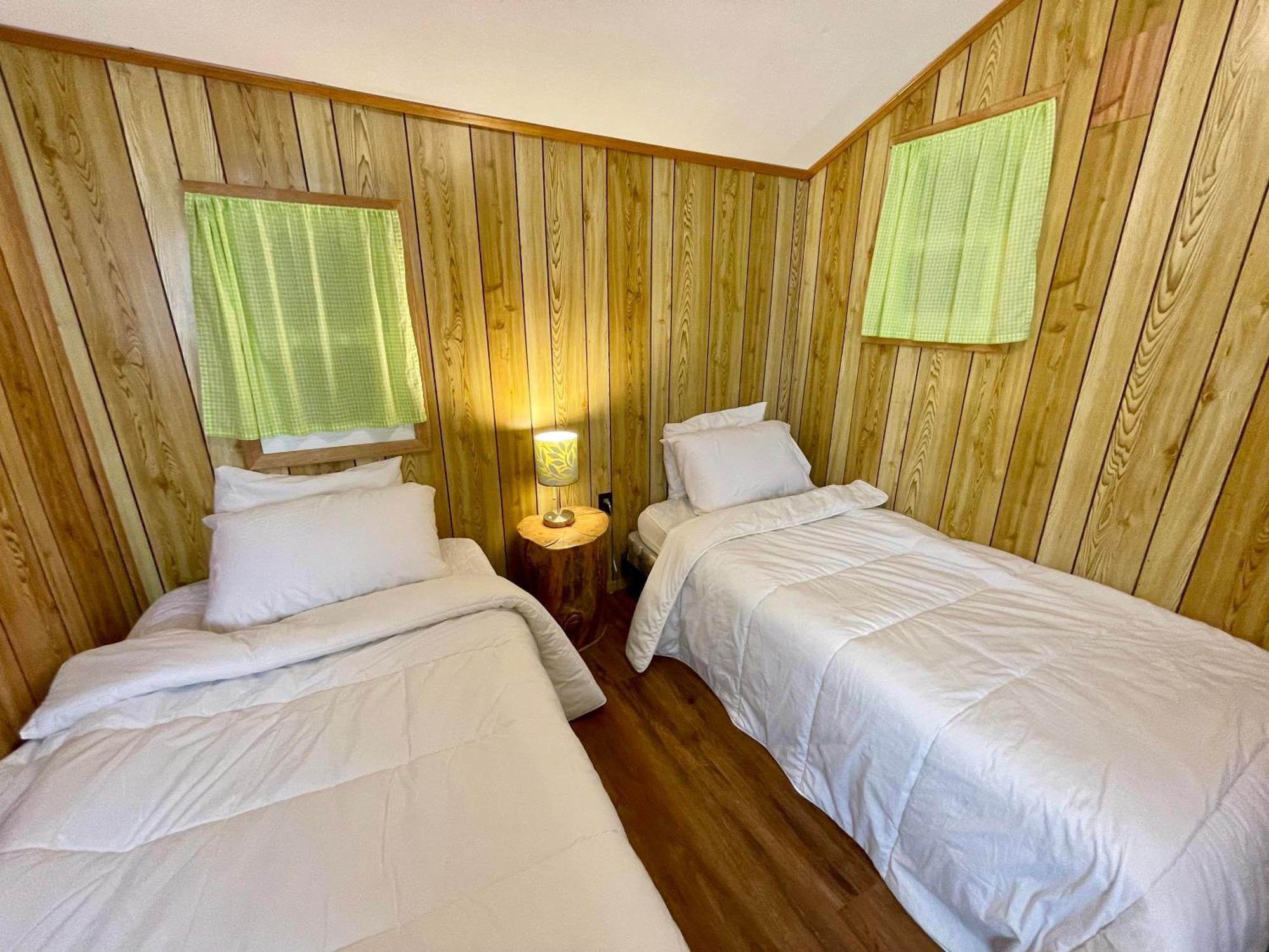 Ambleside Cottage Resort Bobcaygeon Exterior foto