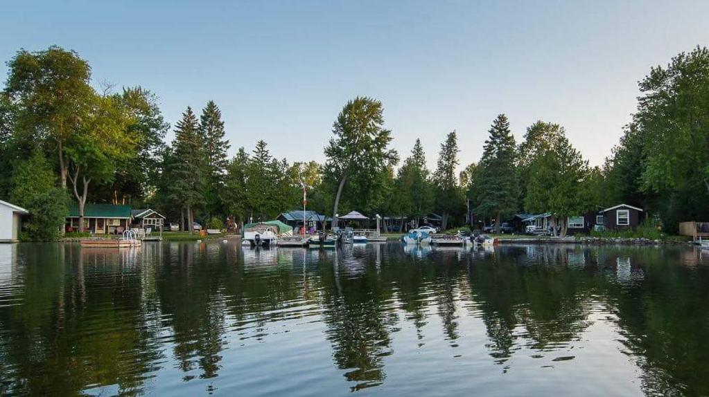 Ambleside Cottage Resort Bobcaygeon Exterior foto
