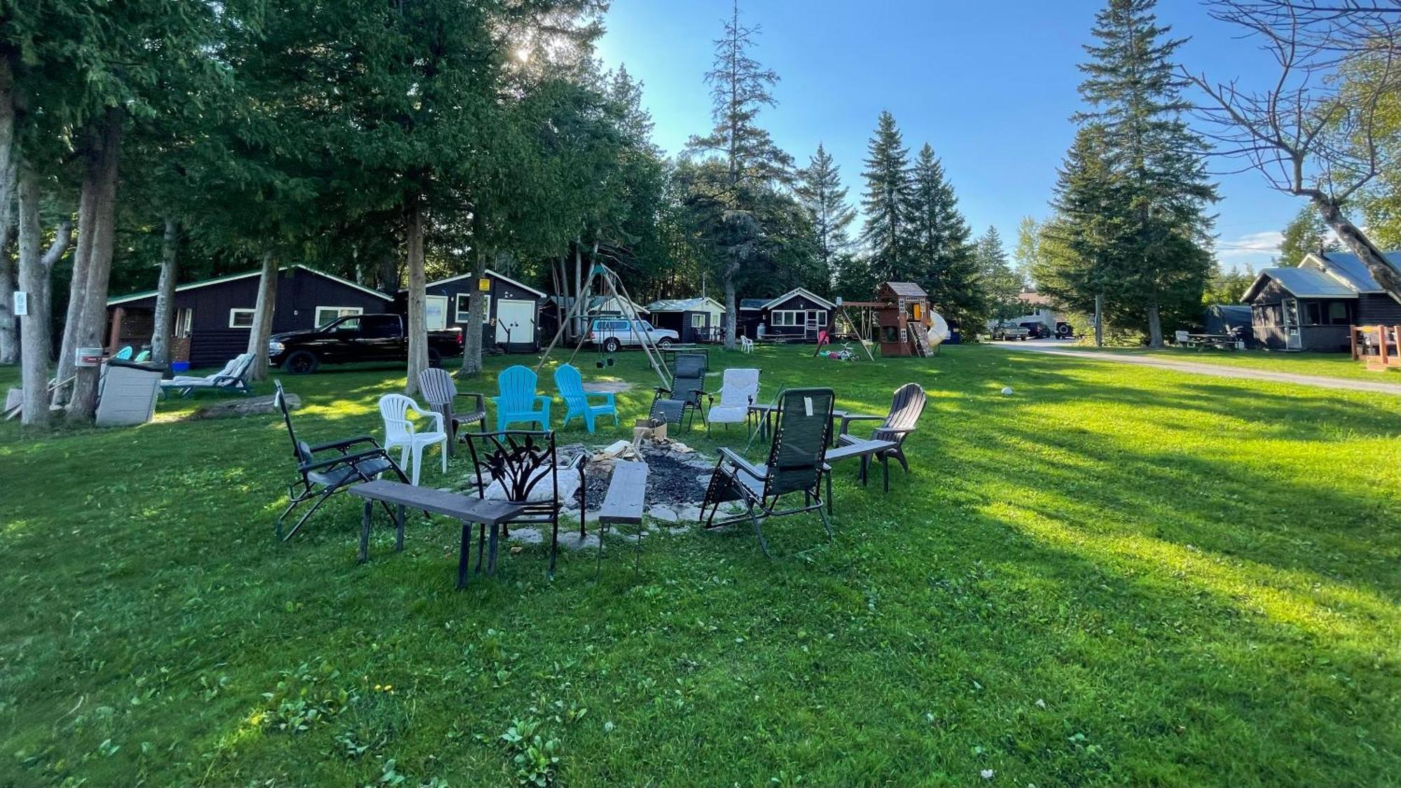 Ambleside Cottage Resort Bobcaygeon Exterior foto
